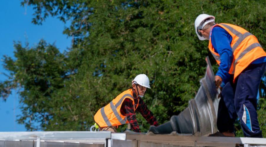 Roof maintenance in Honaunau, HI